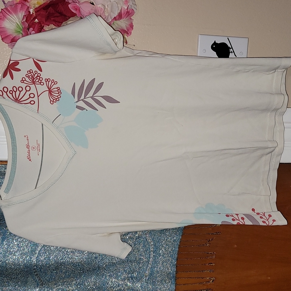 Eddie Bauer top with flower leaf design